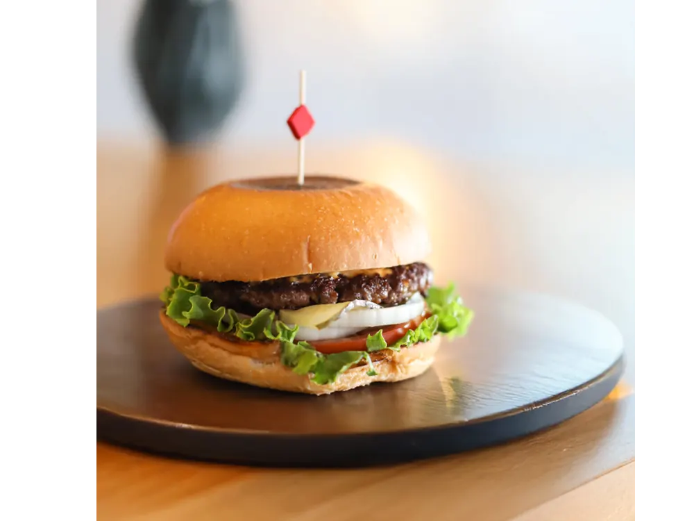 Meet'n Corner Burger'ın imza burgeri
